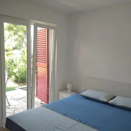 Dora Pag Apartment