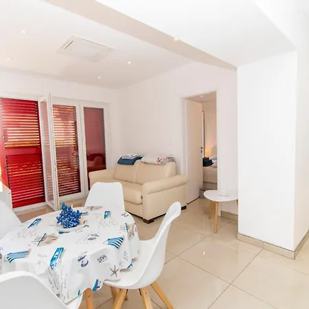 Dora Pag Apartamento