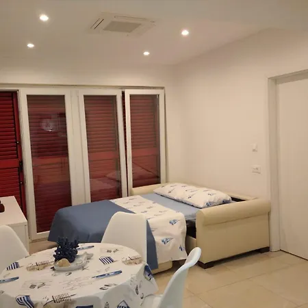 Dora Pag Apartman *